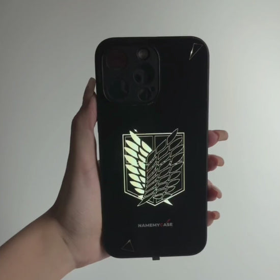 LED-oplyst iPhone-cover – Frihedens Vinger | Attack on Titan